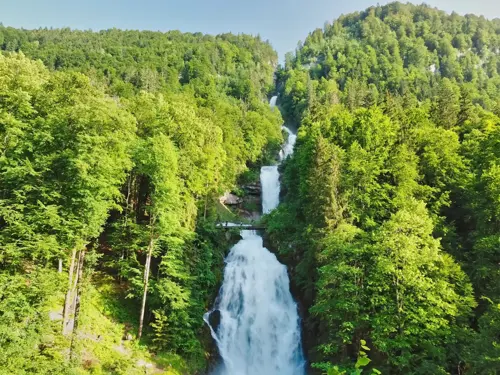 Giessbach Falls có gì khiến du thuyền hồ Brienz đáng giá? 