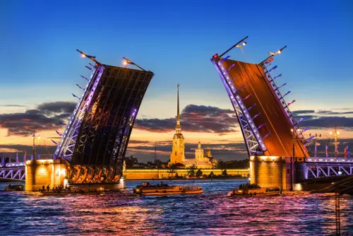 Saint Petersburg buổi sáng -  1 trong những trải nghiệm khiến bạn yêu nước Nga hơn