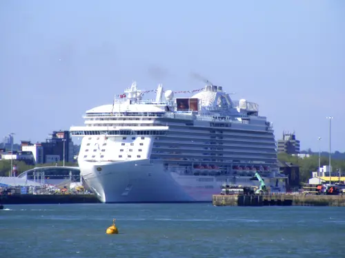 Royal Princess có gì trên tàu? Trải nghiệm du thuyền chuẩn nghỉ dưỡng mới nhất 2026