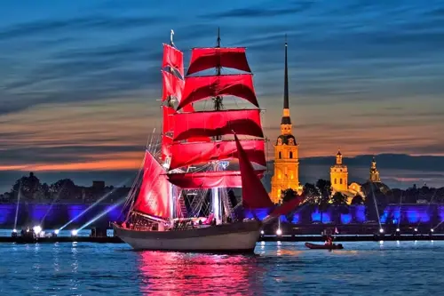 Trải nghiệm lễ hội Scarlet Sails 2026 - Có gì đáng mong chờ tại Saint Petersburg?