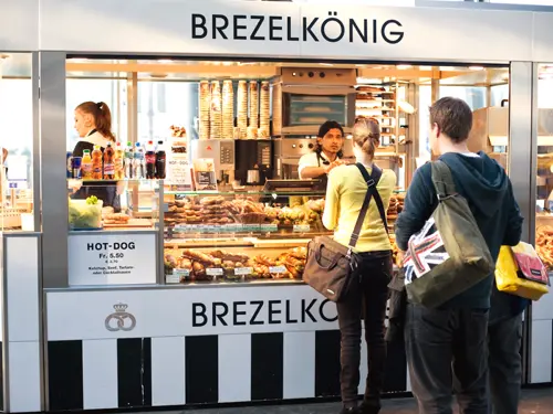 Du lịch Châu Âu ăn gì? 10 món ăn đường phố nhất định phải thử khi vi vu trời Âu