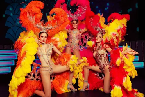 Cabaret Show Phuket Có Gì Hấp Dẫn Khi Du Lịch Thái Lan Mùa Hè 2026 ? 