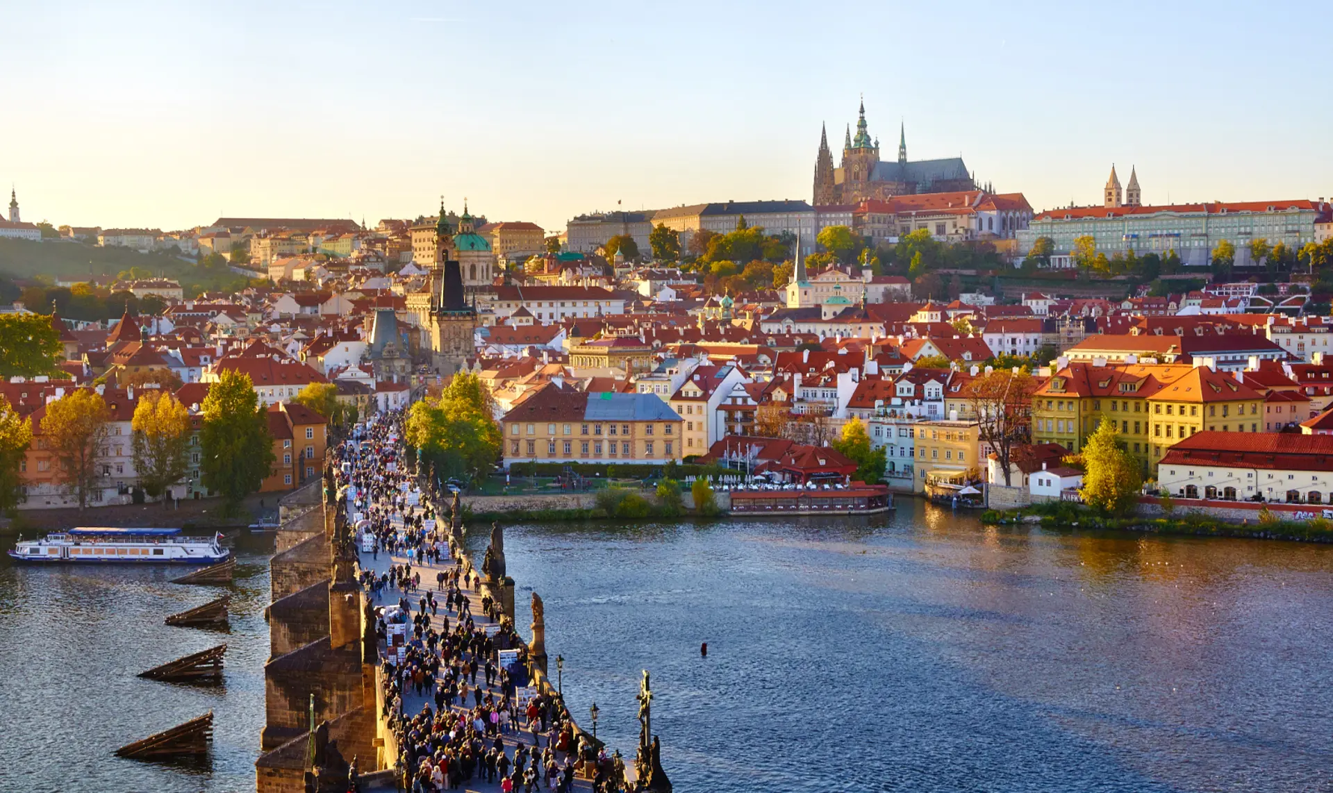 Prague Có Gì Đẹp? Khám Phá Thành Phố Cổ Tích Đẹp Nhất Đông Âu 2026