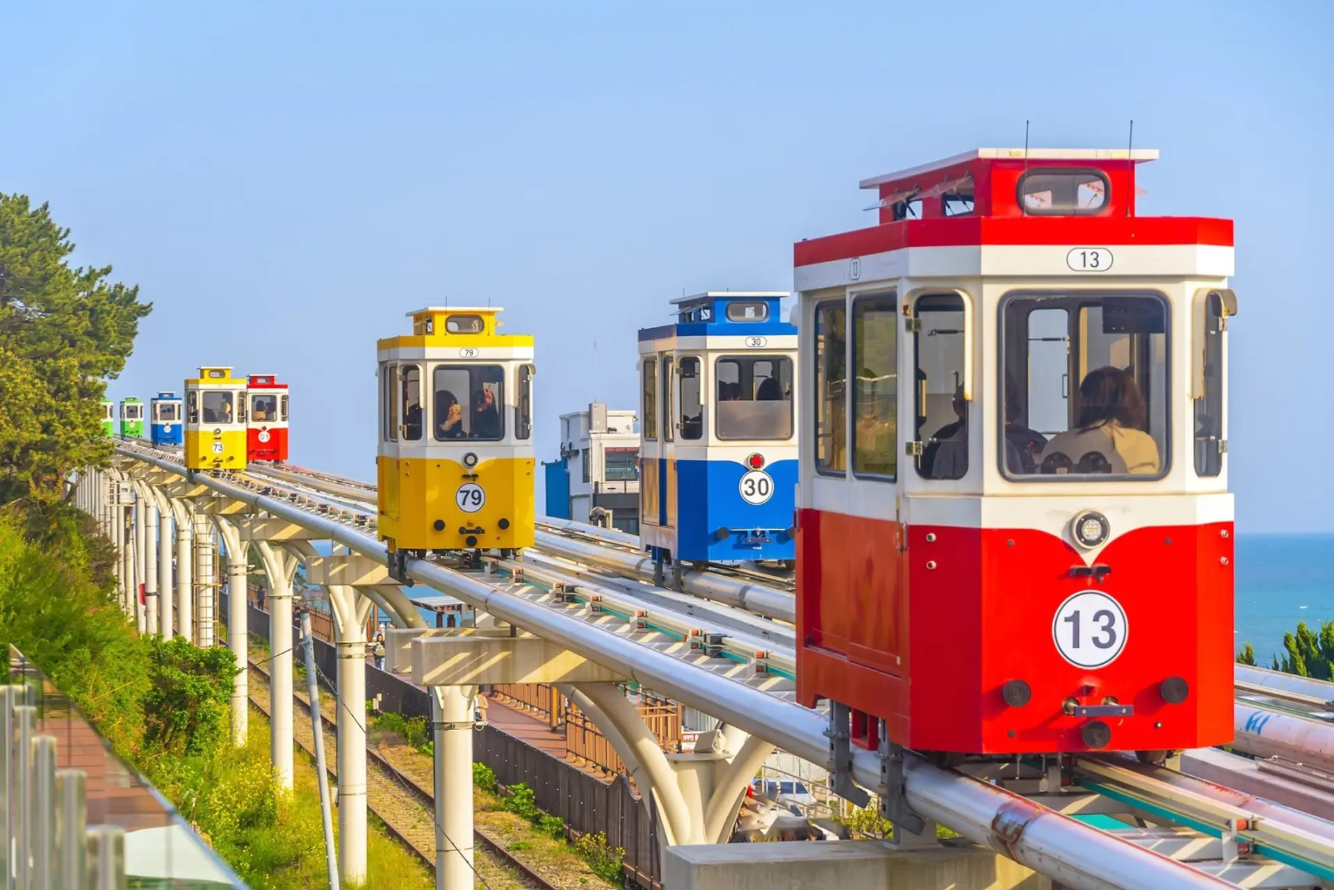 Sky Capsule và Beach Train: 7 khác biệt trước khi đặt vé ở Busan 
