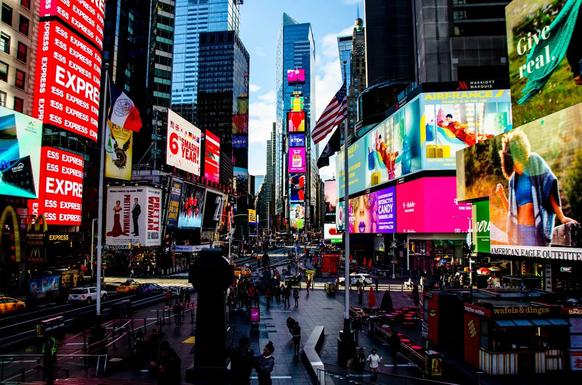 Check-in Times Square - Trái Tim Rực Rỡ Của New York Về Đêm, Điểm Đến Không Thể Bỏ Lỡ