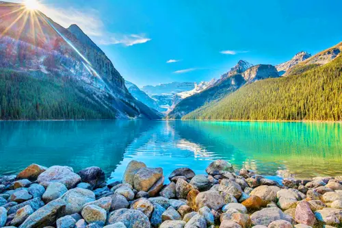 Louise Lake: Tuyệt tác thiên nhiên số 1 tại Canada