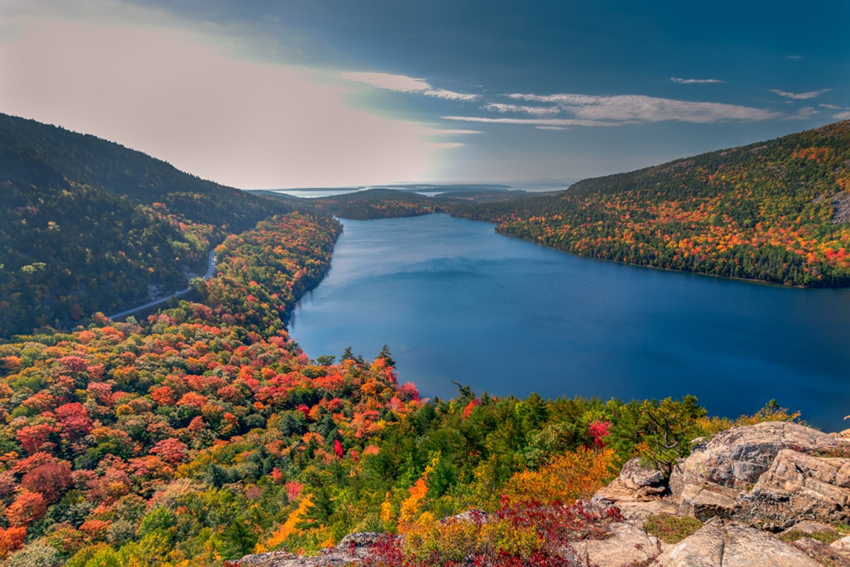 Acadia National Park mùa thu – Chiêm ngưỡng rừng phong rực rỡ bên bờ biển Maine