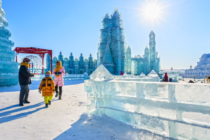 Kinh Nghiệm Săn Tour Giá Rẻ Đi Cáp Nhĩ Tân Mùa Lễ Hội Băng Đăng