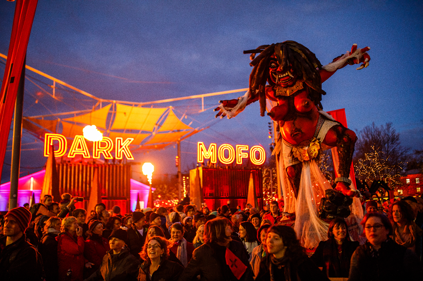 Dark Mofo Tasmania – Lễ hội mùa đông rực rỡ ánh sáng & nghệ thuật tại Hobart