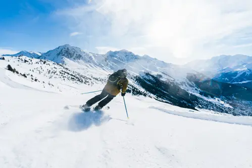 Ski Áo Năm mới 2026 - Trải nghiệm tuyệt vời trên sườn dốc tuyết trắng